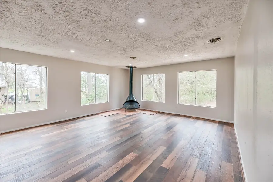 145 W Houston Avenue, Onalaska, TX 77360 - #3