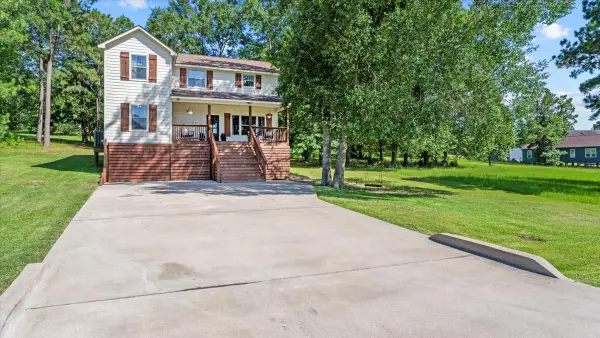 147 Wildwood Lake Drive N, Huntsville, TX 77340