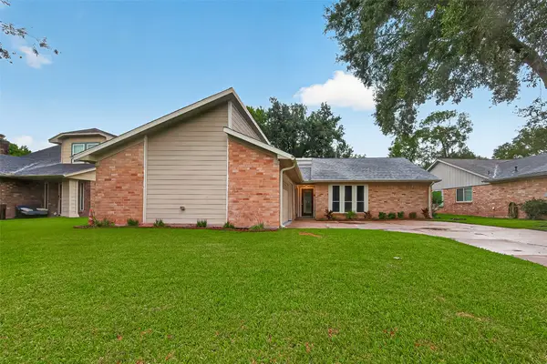 1818 Lansdowne Drive, Richmond, TX 77406