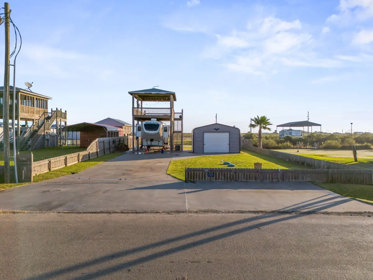 1112 Mabry Street, Gilchrist, TX 77617 - #1