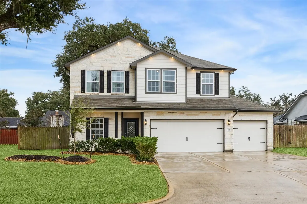 215 Freeman Boulevard, West Columbia, TX 77486 - #1