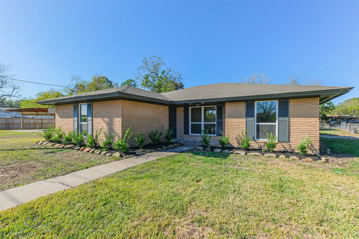 802 Wright Street, El Campo, TX 77437 - Image #1