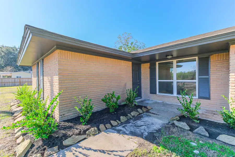 802 Wright Street, El Campo, TX 77437 - Image #2