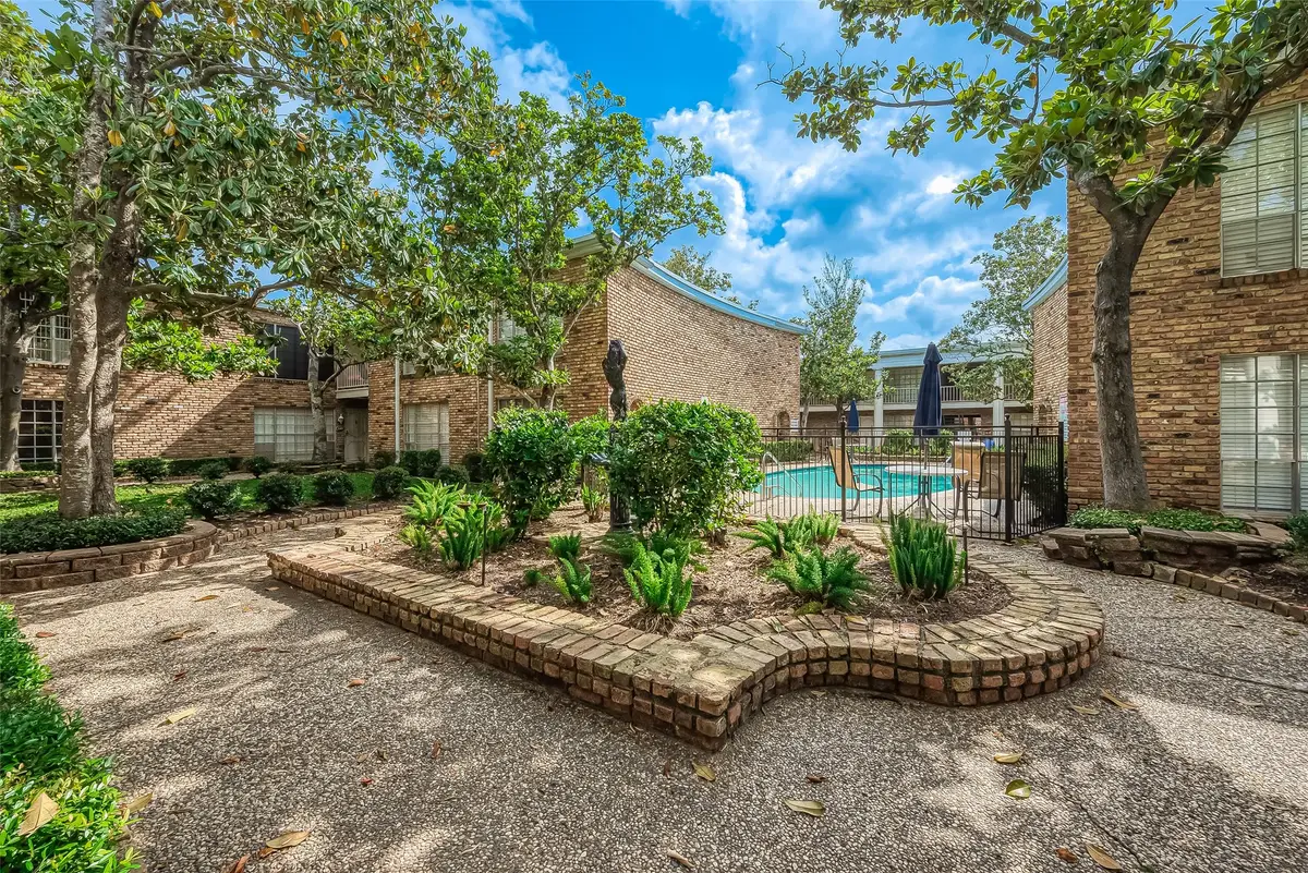 2121 Fountain View Drive #22, Houston, TX 77057 - Image #1