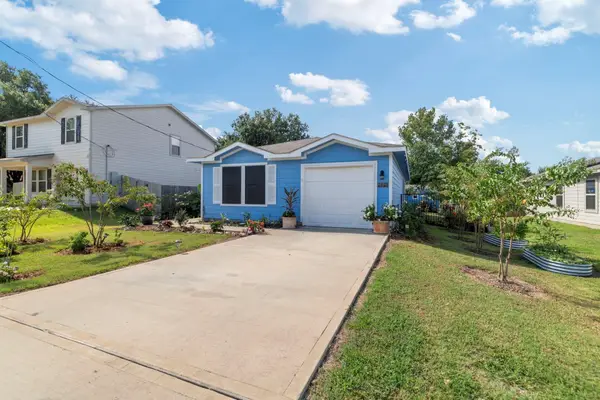 2707 Center Street, Waller, TX 77484
