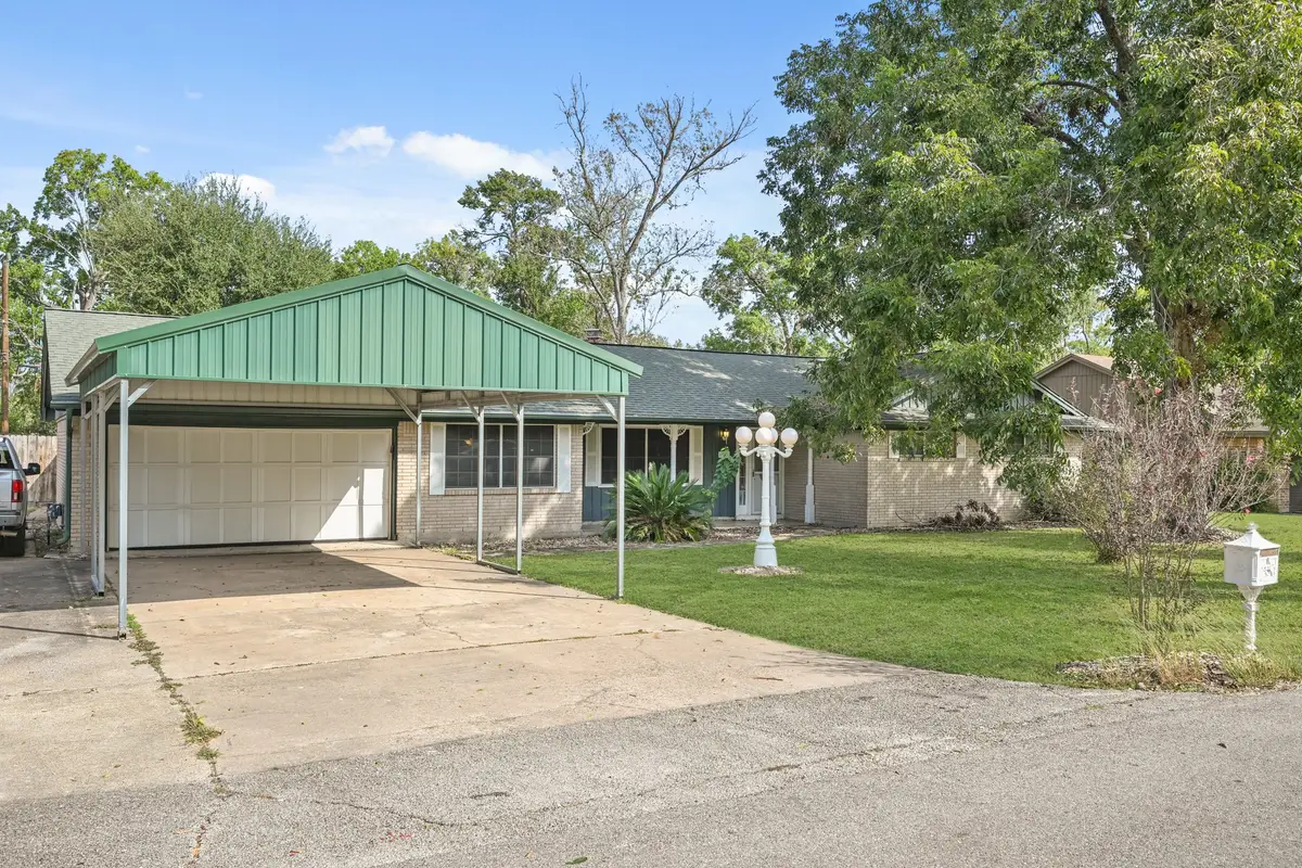 217 Pine Oak Drive, Highlands, TX 77562 - Image #1