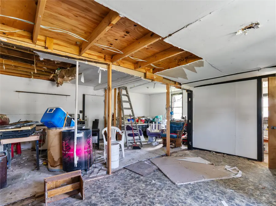 2913 Avenue J P Davis Avenue, Bay City, TX 77414 - #3