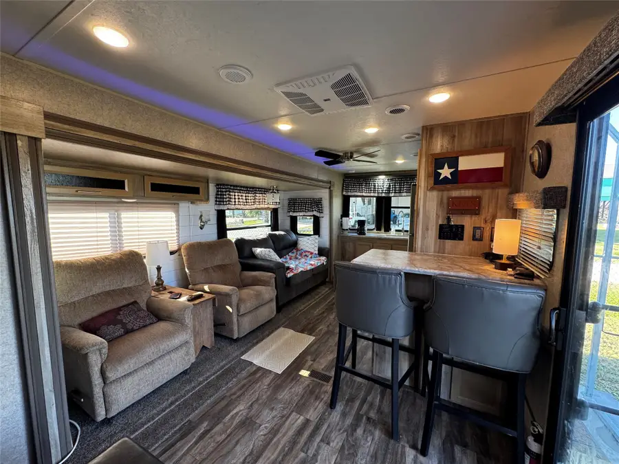 980 S Jacks, Crystal Beach, TX 77650 - Image #2