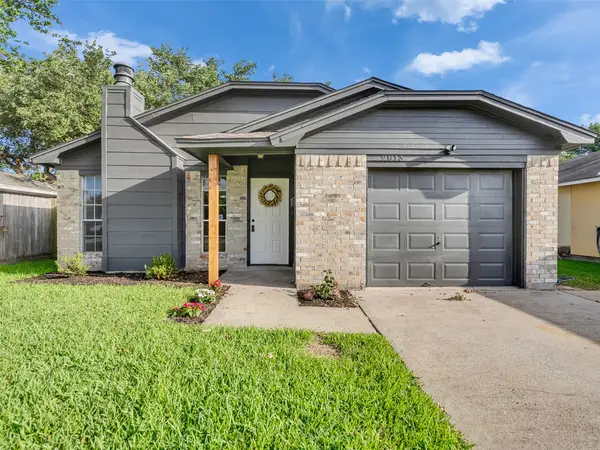 2613 7th Avenue N, Texas City, TX 77590
