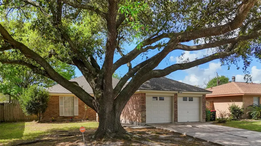 2205 Buchanan Drive, Baytown, TX 77520 - #2