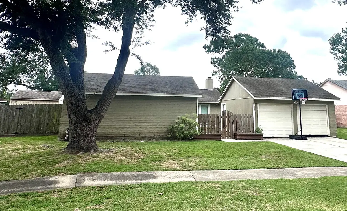 528 Belmont Drive, Friendswood, TX 77546 - #1