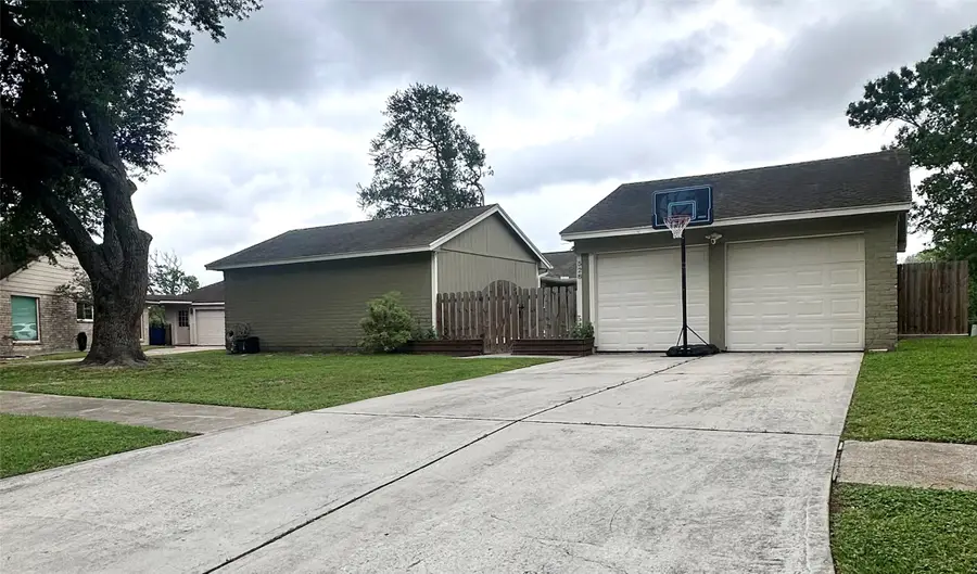 528 Belmont Drive, Friendswood, TX 77546 - #3