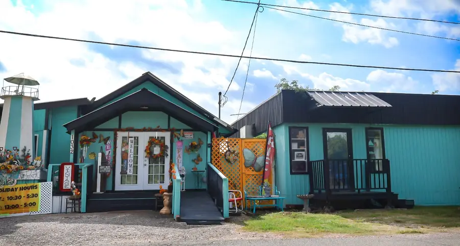 1032 Grand Avenue, Bacliff, TX 77518 - Image #2