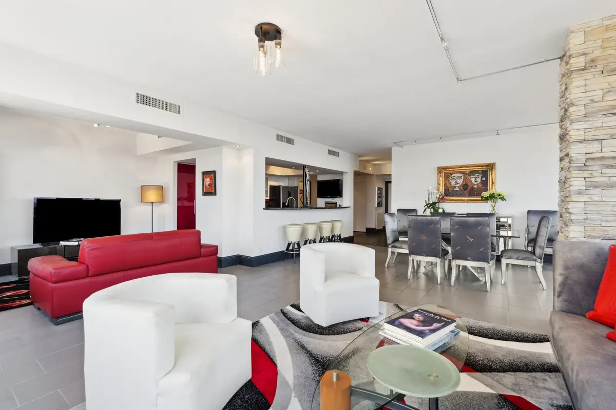 15 Greenway Plaza #12F, Houston, TX 77046 - Image #1