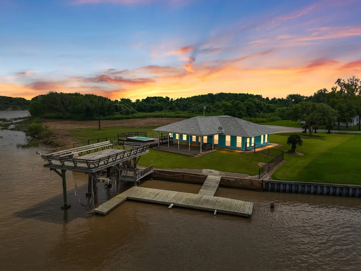 779 County Road 257, Matagorda, TX 77457 - Image #1