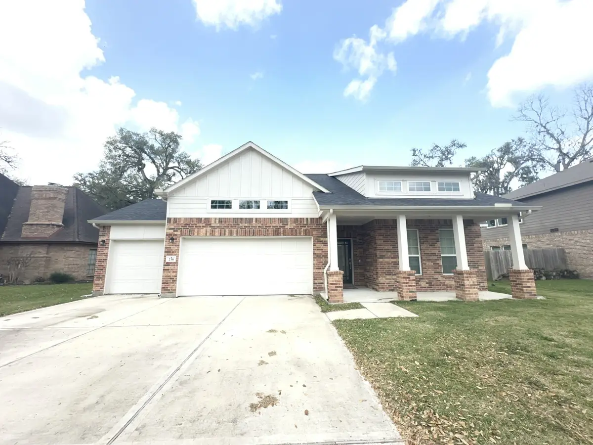236 Woodhaven Drive, West Columbia, TX 77486 - Image #1