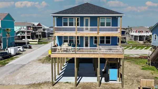 834 Kahla Drive, Crystal Beach, TX 77650