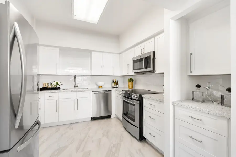 14 Greenway Plaza #12L, Houston, TX 77046 - #3