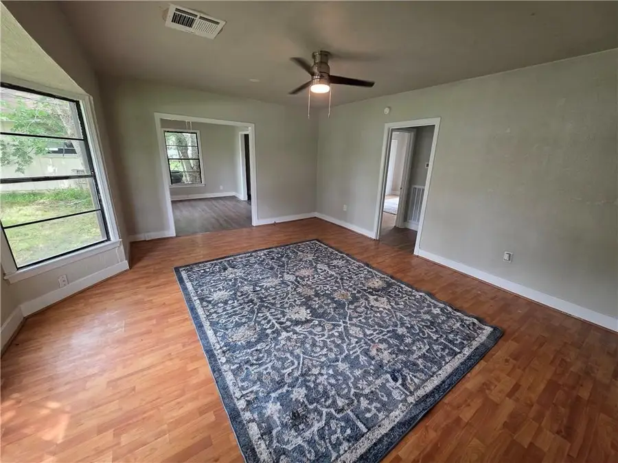 206 Gibbs Street, Navasota, TX 77868 - #3