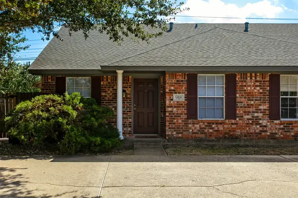 916-918 Sun Meadow Street, College Station, TX 77845