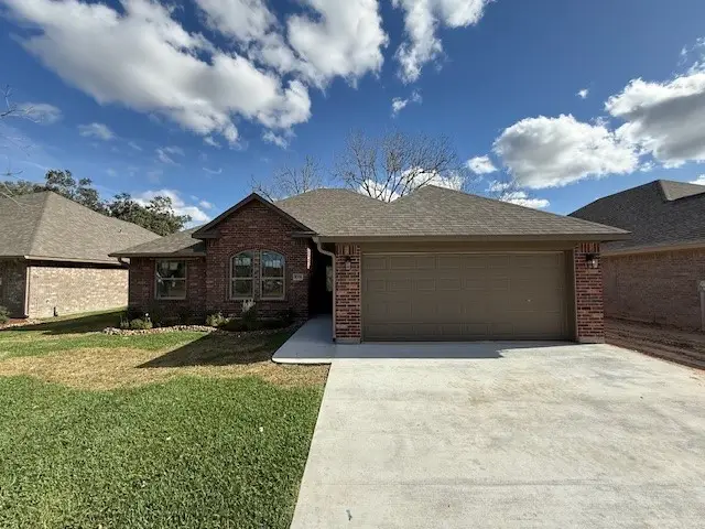 1031 S Anderson Street, Angleton, TX 77515 - Image #1