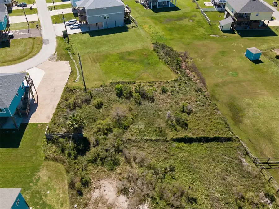 993 Gulf Road, Crystal Beach, TX 77650 - #2