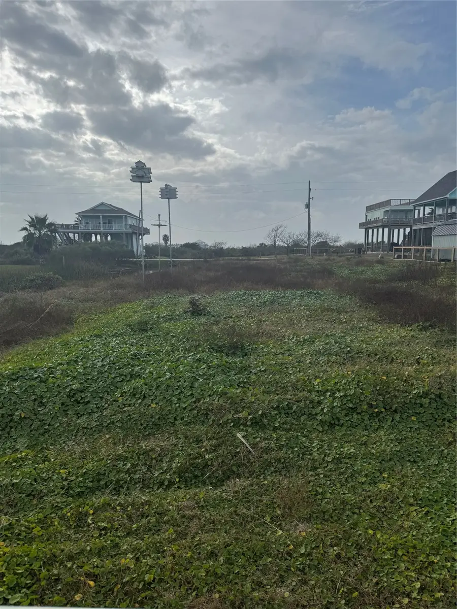 000 S Tinkle, Crystal Beach, TX 77650 - Image #2