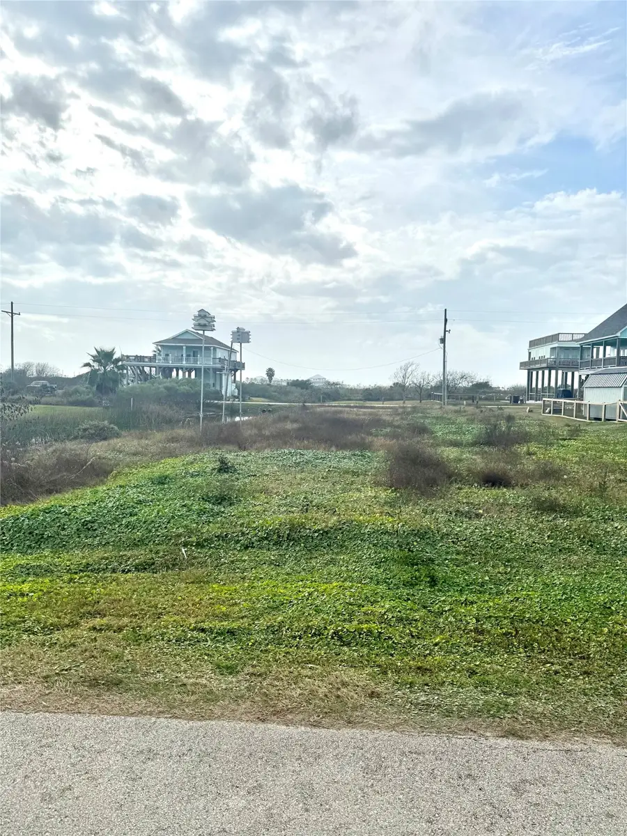 000 S Tinkle, Crystal Beach, TX 77650 - Image #3