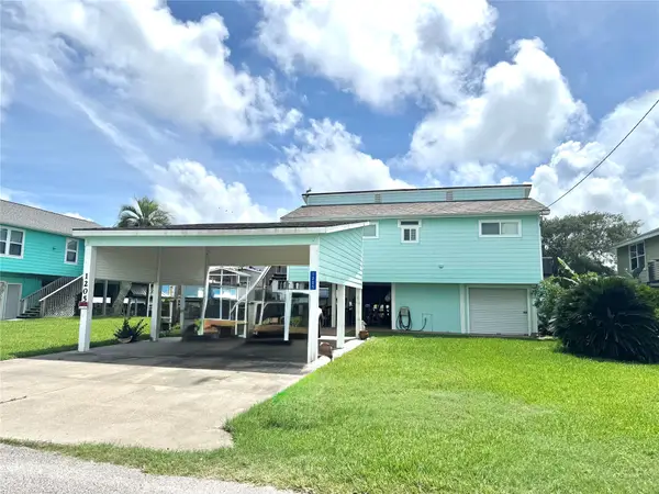 1205 Bay Street, Crystal Beach, TX 77650