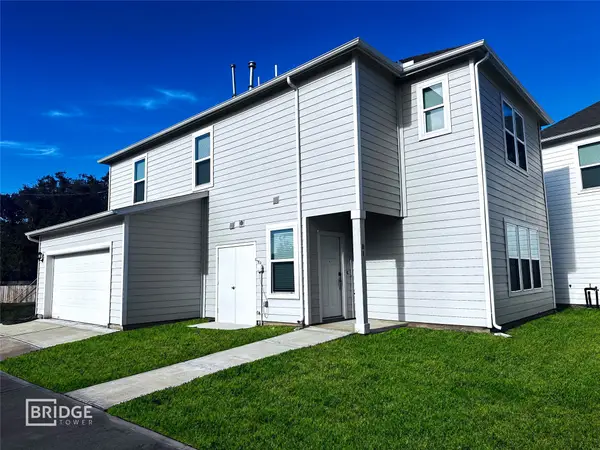 81 Fern Court, Lake Jackson, TX 77566