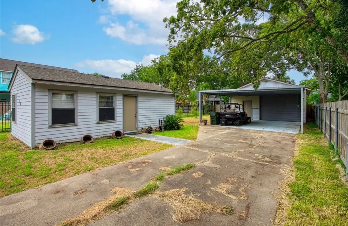 118 4th Street, Dickinson, TX 77539 - #1