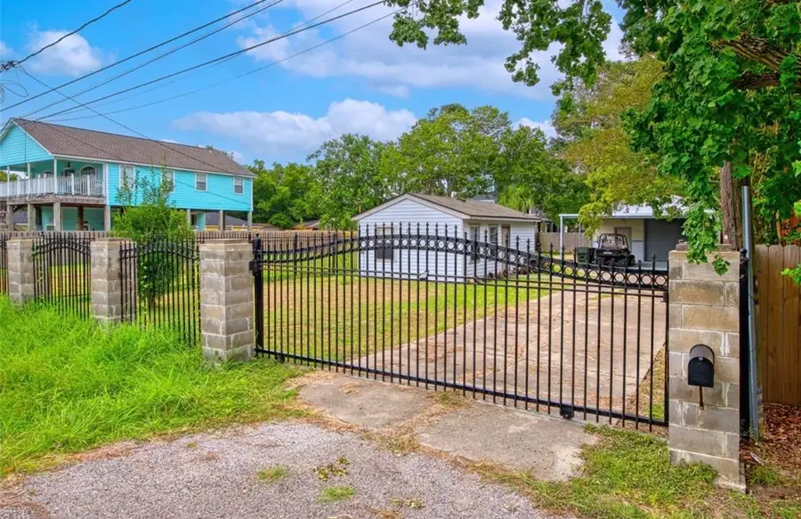 118 4th Street, Dickinson, TX 77539 - #3