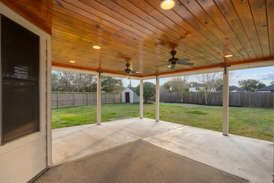 108 Glade Bridge Court, Dickinson, TX 77539 - Image #3