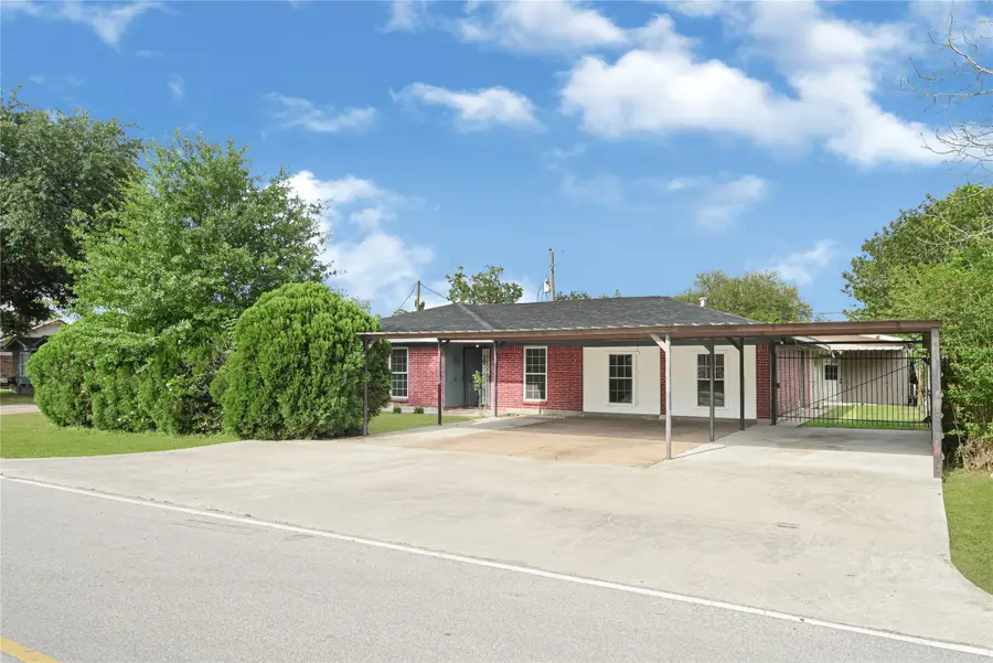 205 Timber Lane, Highlands, TX 77562 - Image #3