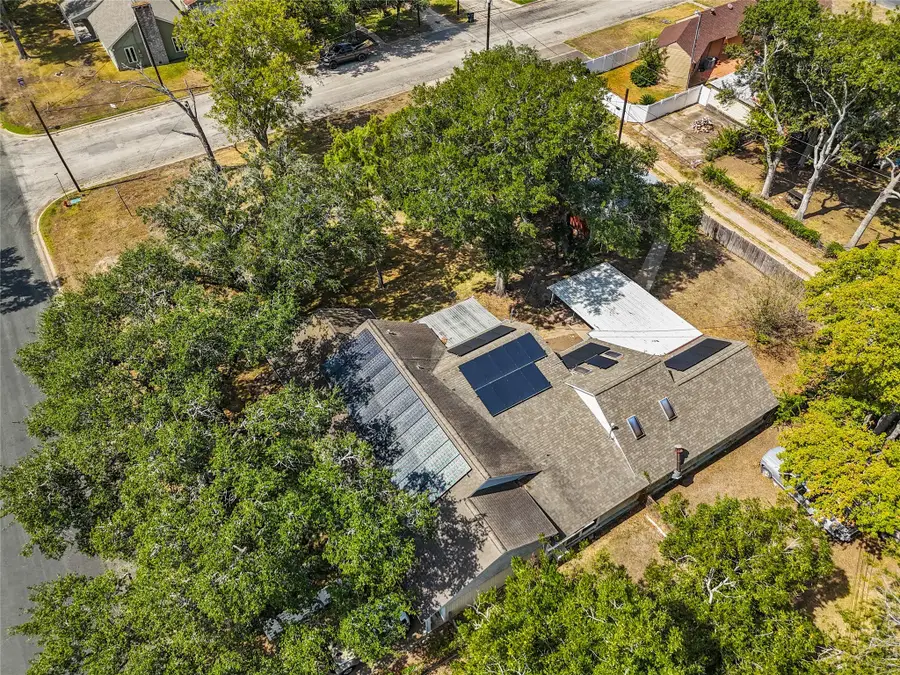 106 W Watt Street, El Campo, TX 77437 - Image #3