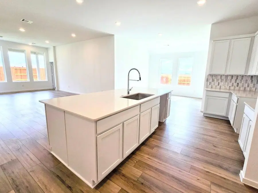 8219 Holly Blue Drive, Rosharon, TX 77583 - Image #3