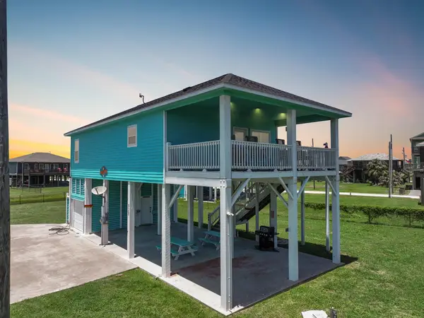 928 Olive Drive, Crystal Beach, TX 77650