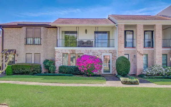 1311 Town Circle #4, Baytown, TX 77520