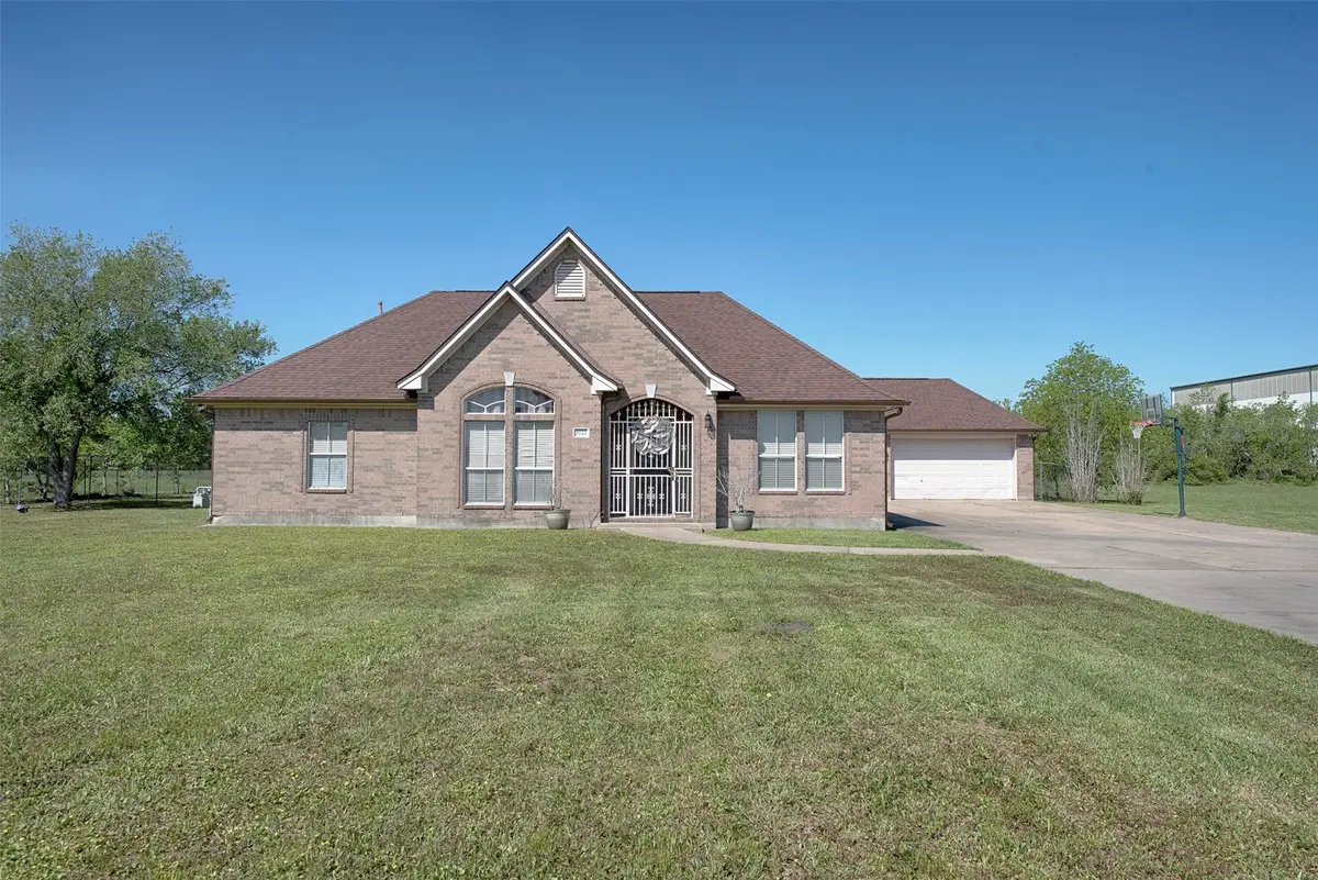 5722 Delany Road, Hitchcock, TX 77563 - Image #1