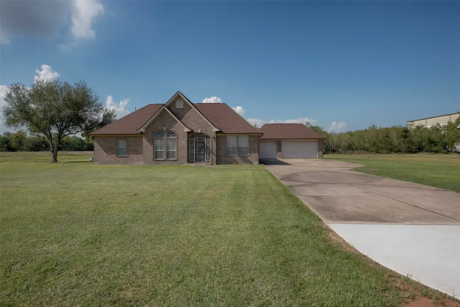 5722 Delany Road, Hitchcock, TX 77563 - Image #2