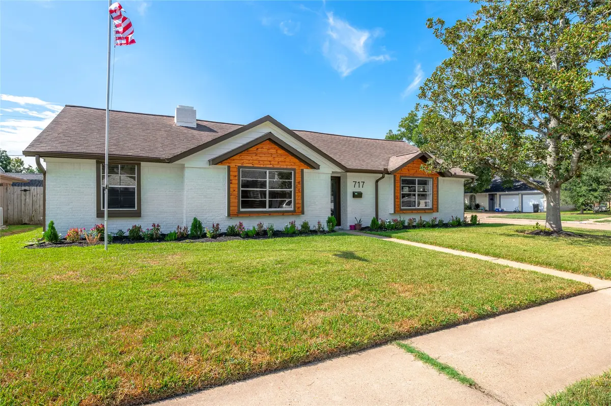 717 Yale Lane, Deer Park, TX 77536 - #1