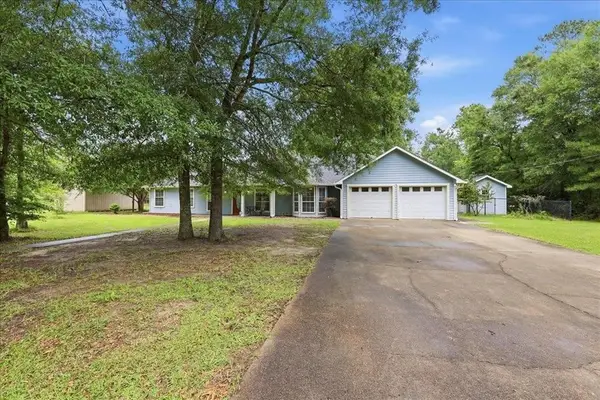 2564 Highland Park Drive, Orange, TX 77632