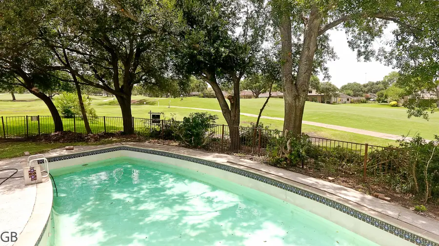 27 Charleston Street N, Sugar Land, TX 77478 - Image #2