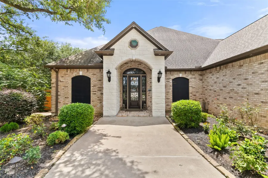 1105 Oak Park Drive, Angleton, TX 77515 - #2