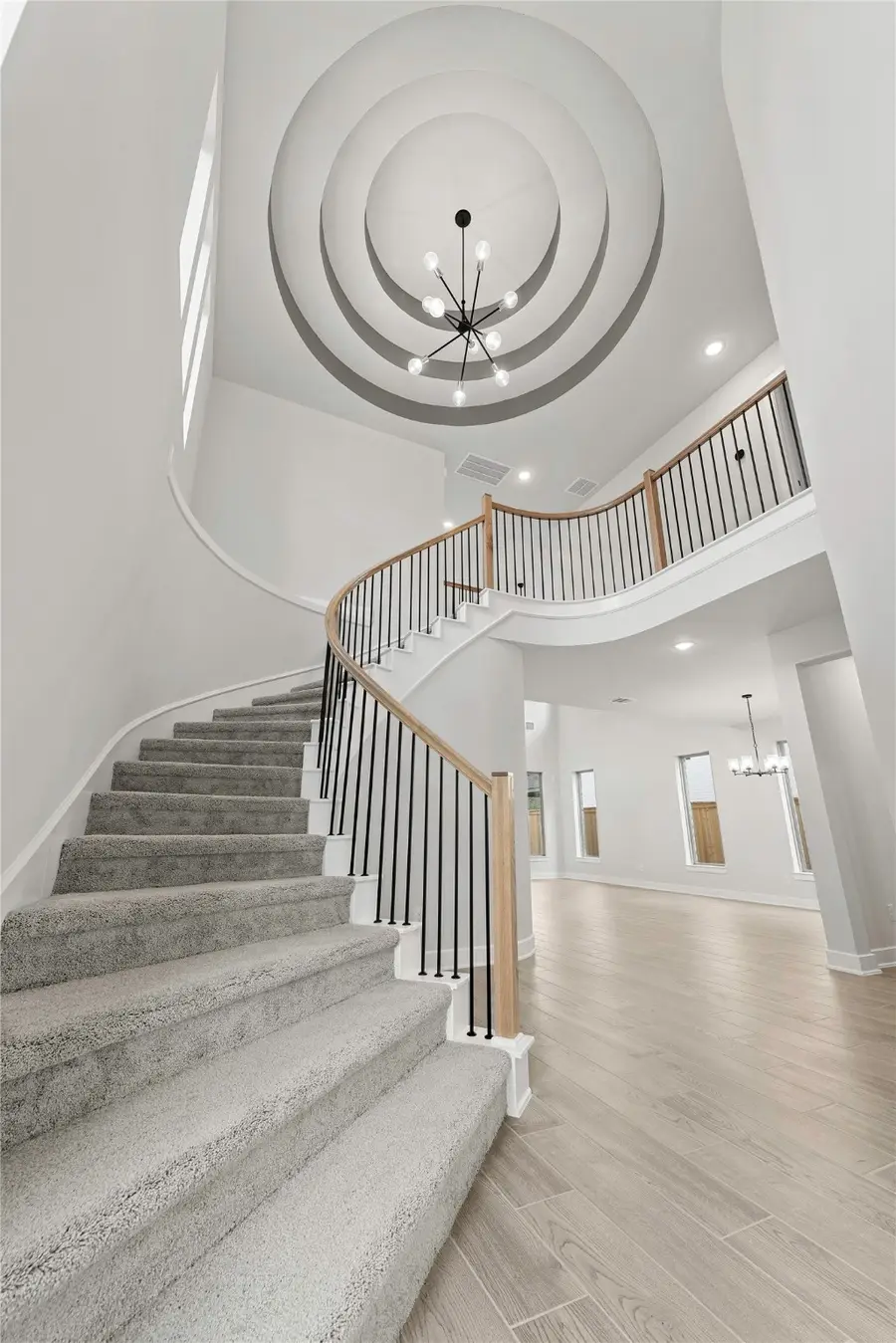 26433 East Skylight Brook Circle, Montgomery, TX 77316 - Image #2