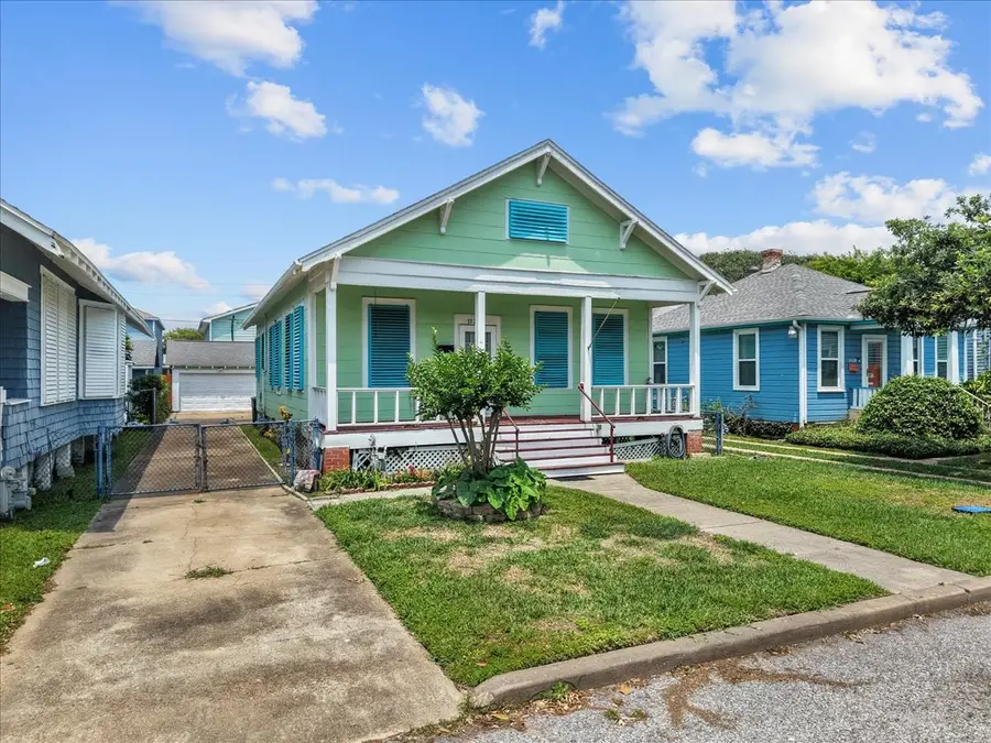 3322 Avenue Q 1/2, Galveston, TX 77550 - #2