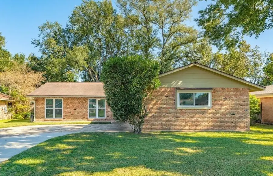 820 Perry Street, Angleton, TX 77515 - #3