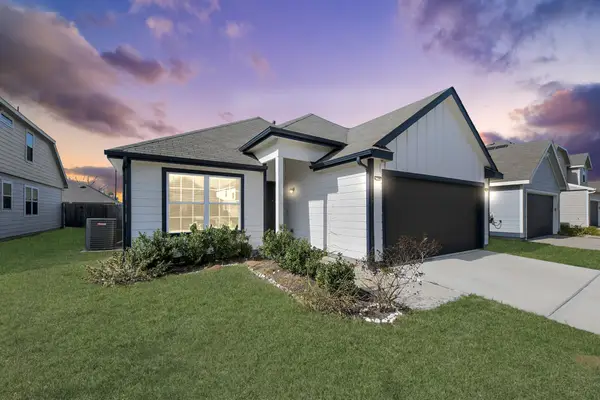 5626 Brooklyn Rose Drive, Rosharon, TX 77583