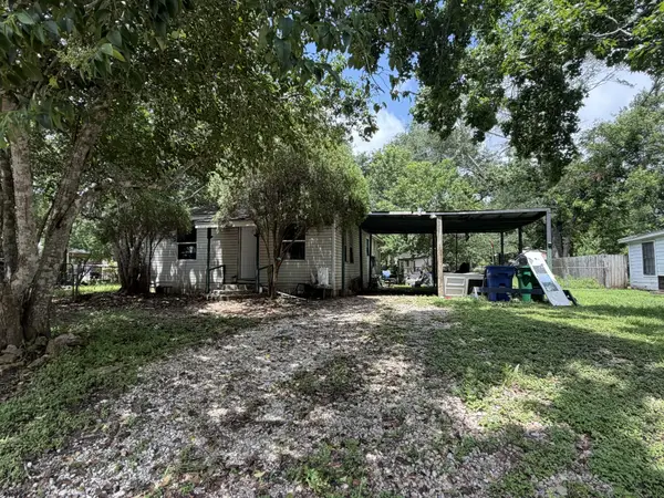 808 S Anderson Street, Angleton, TX 77515