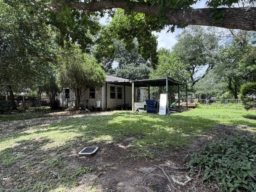 808 S Anderson Street, Angleton, TX 77515 - #3